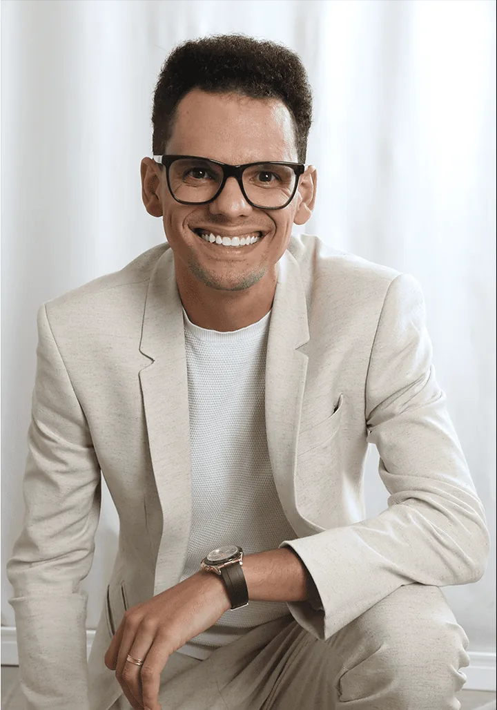 Toni Deivid, autor do livro Os 7 Pilares da Sabedoria para a Prosperidade